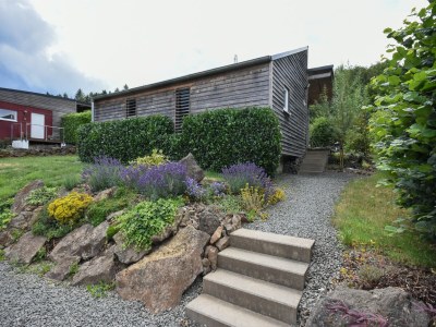 Holiday house Ferienhaus im Wald mit Terrasse & Grill in Volcanic Eifel - Holiday house