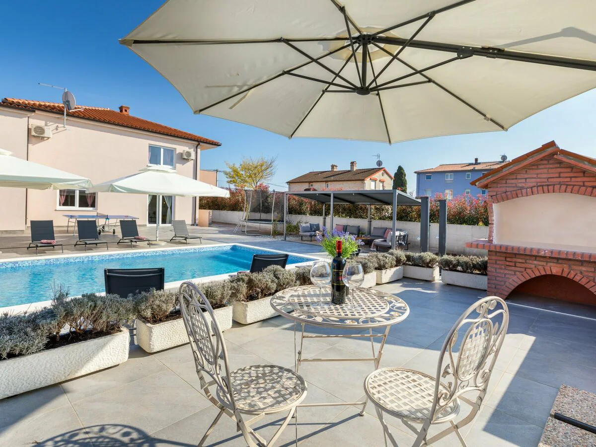 Villa Villa Berg II - Pool, Game Room, Trampoline