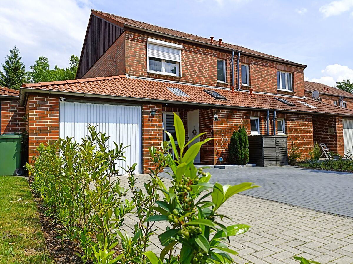 Holiday house Ferienhaus Heide - Outdoor photo 2