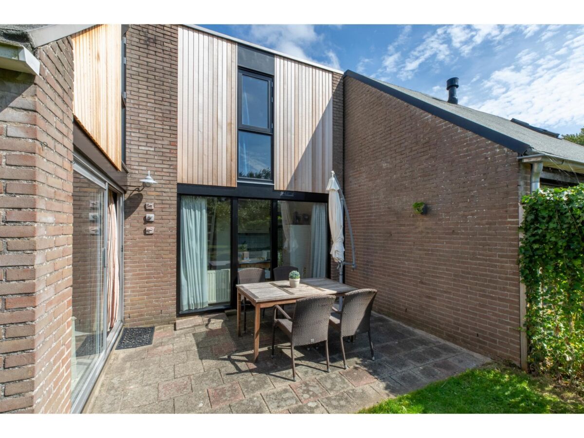 Holiday house Holiday Home in De Punt with Pool & Garden - Outdoor photo 4