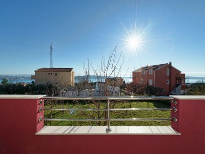 Apartment Apartment in Kaštel Sucurac with Sea View - Outdoor photo 7