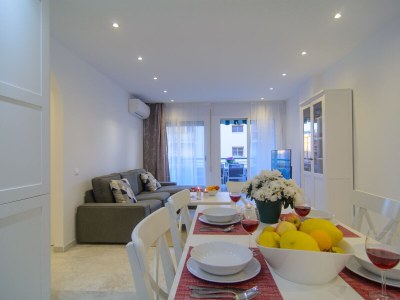 Apartment beachfront large terrace - Features photo 13