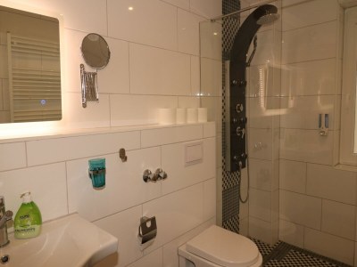 Apartment Apartment in Essen with Balcony & Terrace - Features photo 14