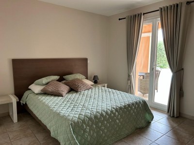 Holiday house Villa in Plan-de-la-Tour with Pool & Vineyard Views - Features photo 15