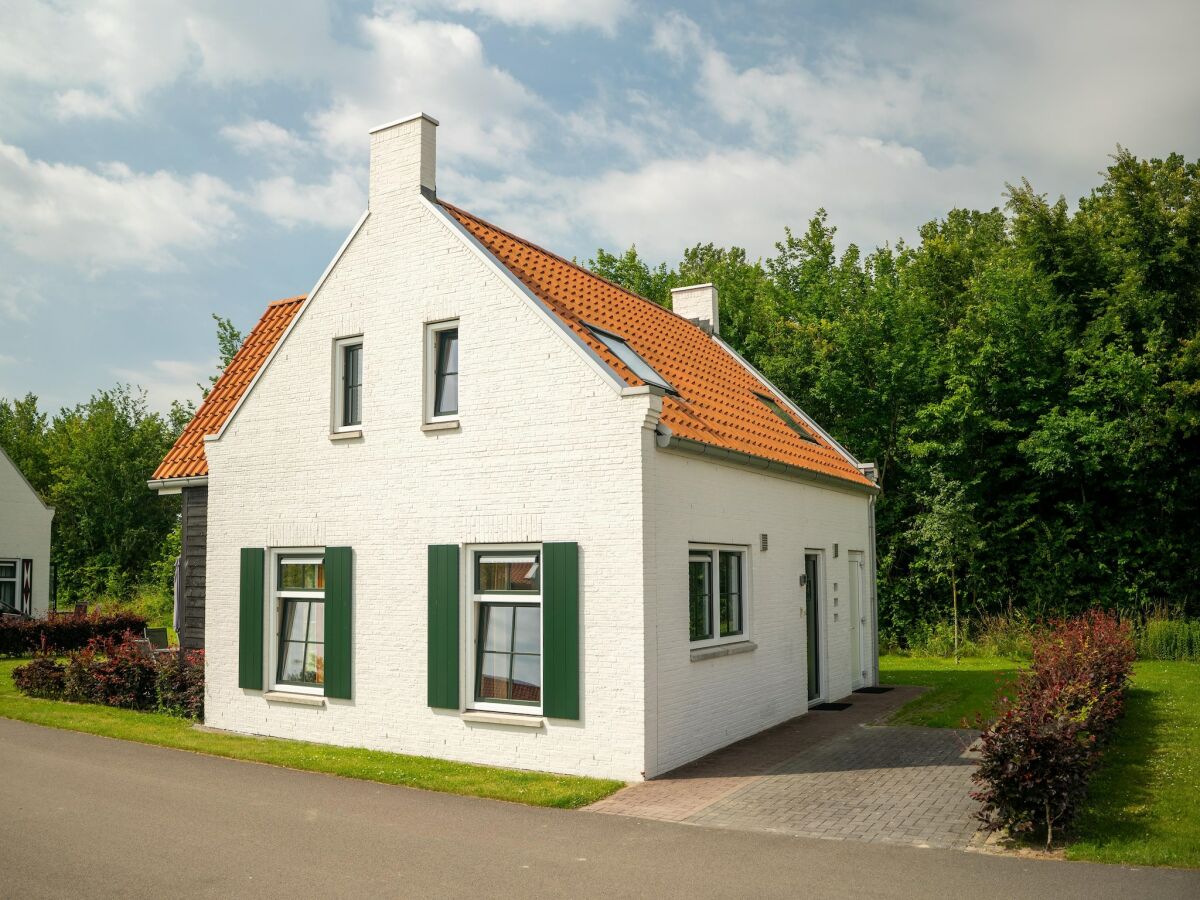 Holiday park Holiday Home in Zeeland near North Sea Beach - Outdoor photo 3