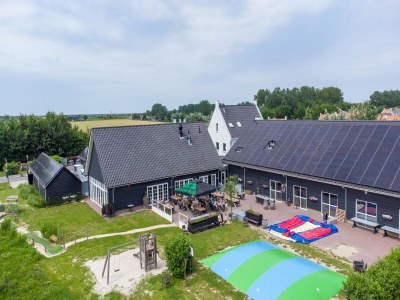 Holiday park Holiday Home in Zeeland near North Sea Beach - Outdoor photo 34