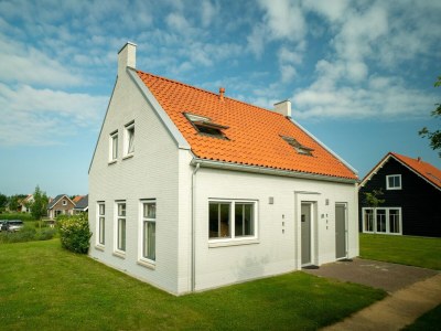 Holiday park Ferienhaus in Zeeland nahe Nordseestrand in Nieuwvliet - Holiday park