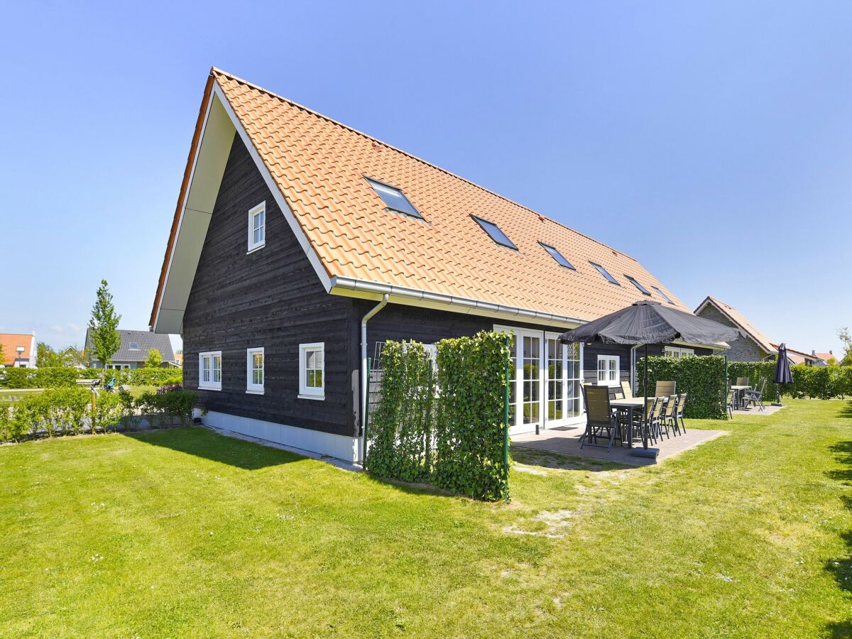 Holiday park Ferienhaus in Zeeland nahe Nordseestrand
