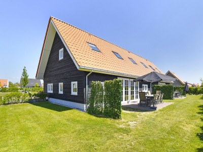 Holiday park Ferienhaus in Zeeland nahe Nordseestrand in Nieuwvliet - Holiday park