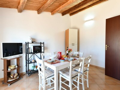 Apartment Schöne Wohnung mit Pool - Features photo 31