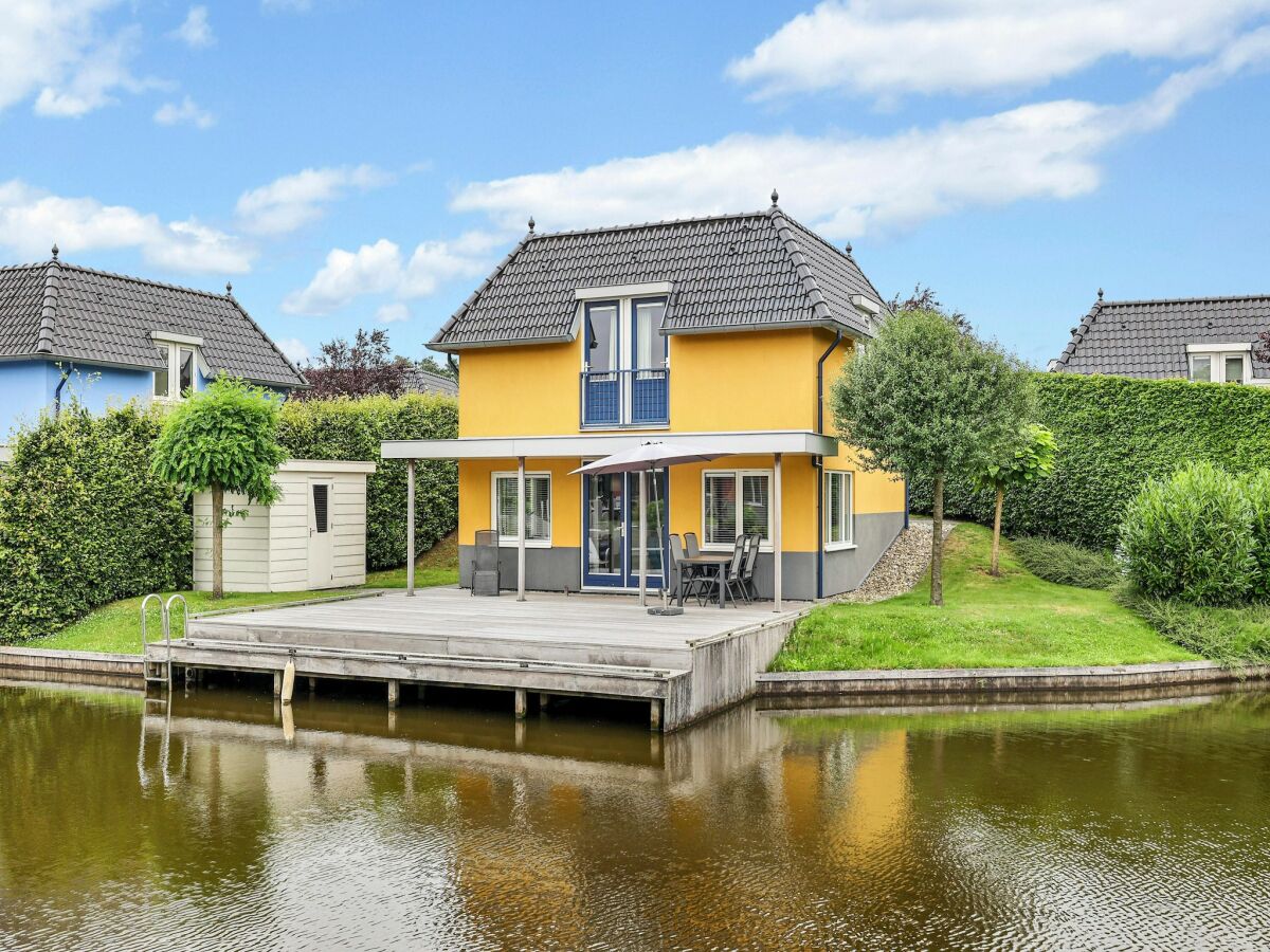 Holiday park Villa am Wasser in Drenthe für 6 Von Belvilla