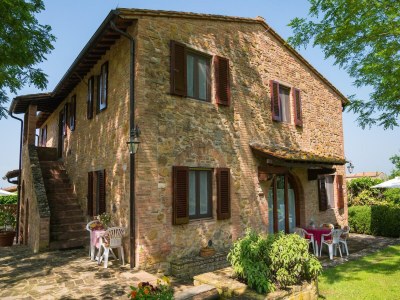 Apartment Rustic Retreat in Tuscany with Pool - Outdoor photo 13