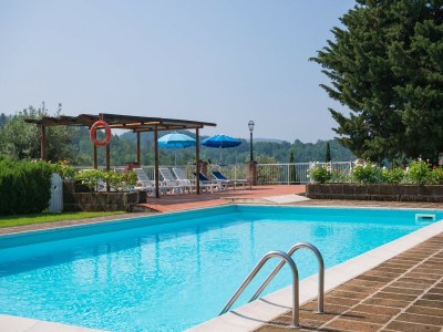 Apartment Rustic Retreat in Tuscany with Pool - Outdoor photo 15