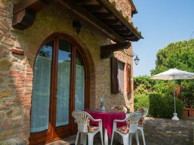 Apartment Rustic Retreat in Tuscany with Pool - Outdoor photo 23