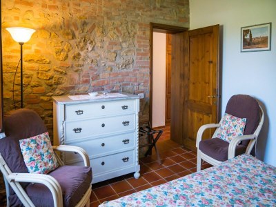 Apartment Apartment in Tuscany with Pool & Garden - Features photo 33