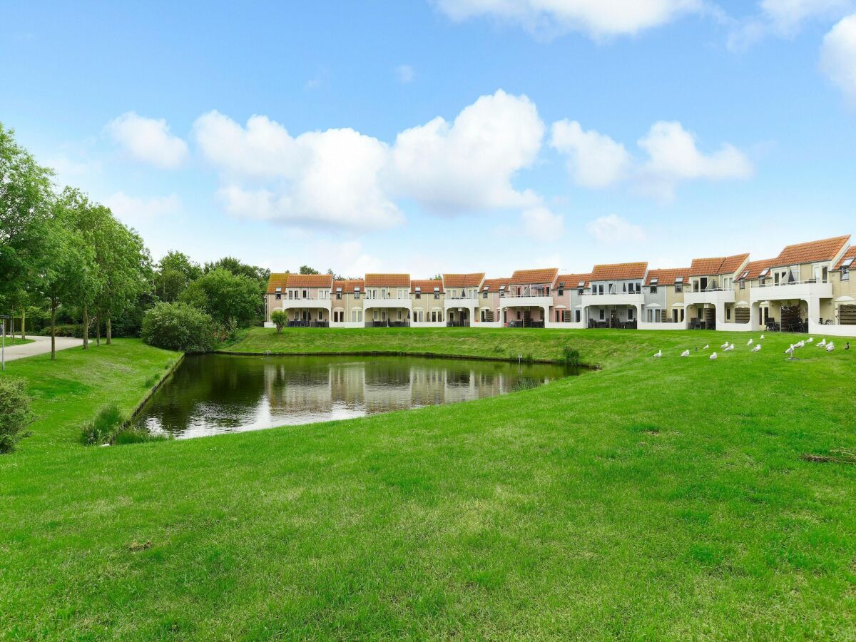 Holiday park Apartment in Brouwershaven by Grevelingenmeer - Outdoor photo 4