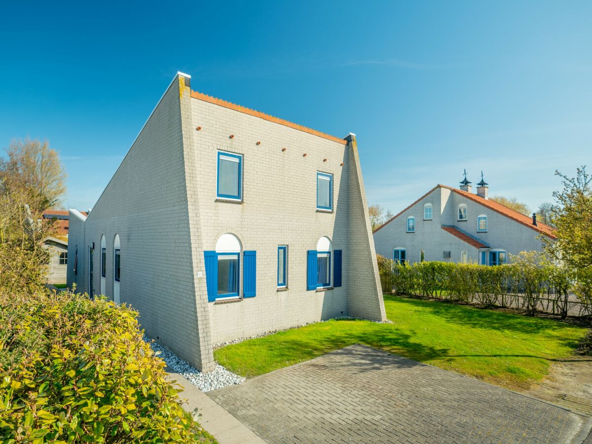 Holiday park Holiday Home in Brouwershaven by Grevelingenmeer