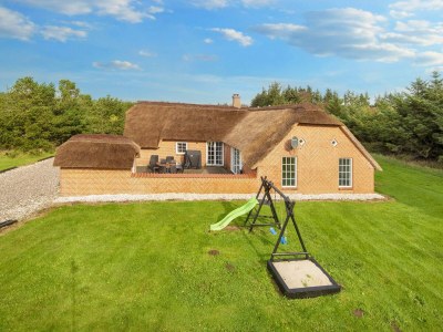 Holiday house Luxus-Ruckzug mit Pool -- By Traum Ferienwohnungen - Outdoor photo 2