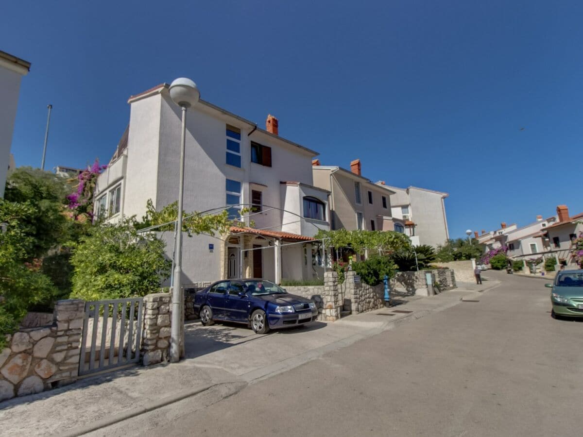Apartment Prica 1