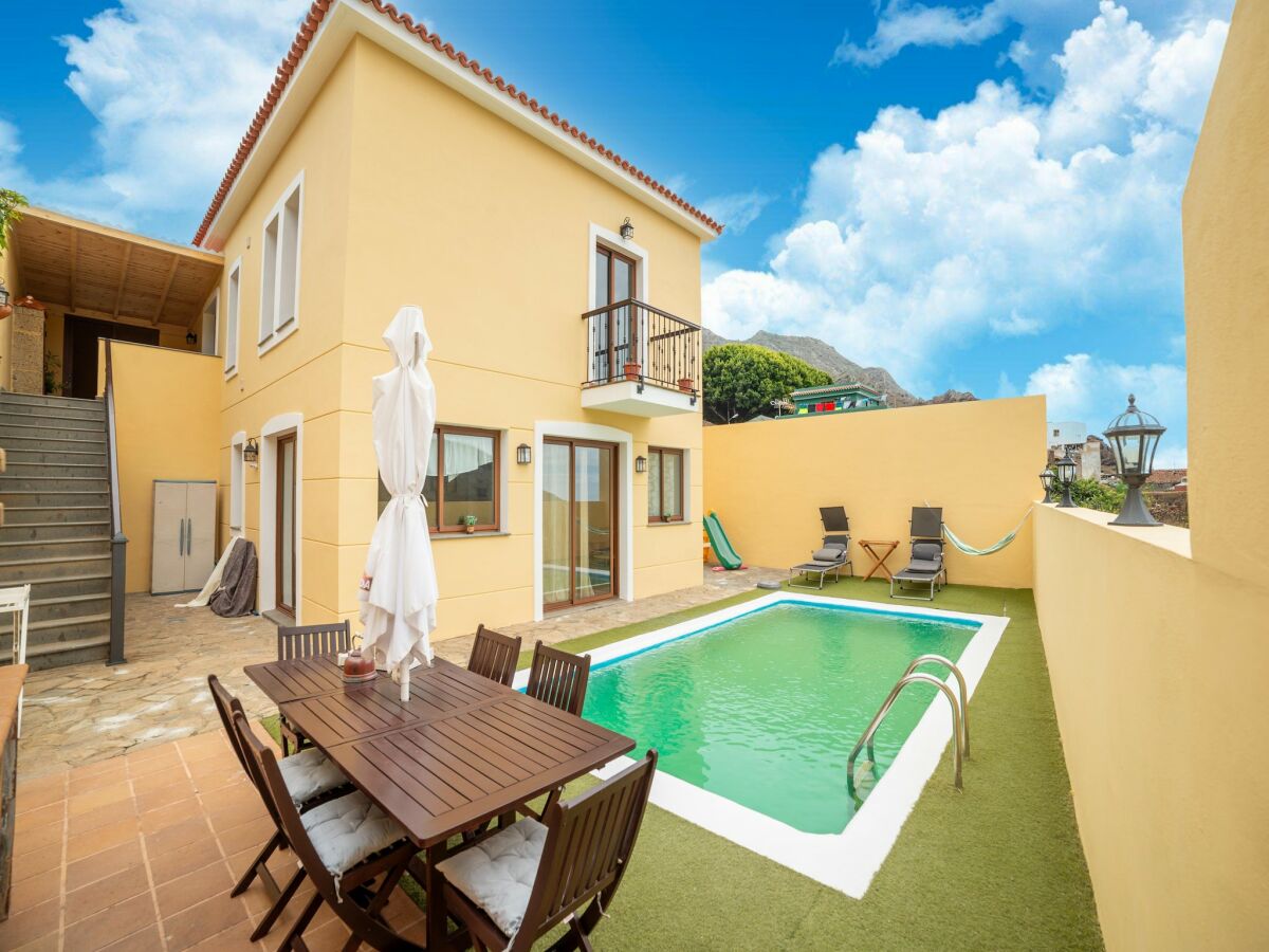 Holiday house Villa auf Teneriffa mit Pool und Meerblick