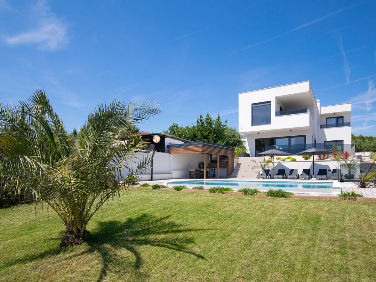 Villa Pergosa (6+2)