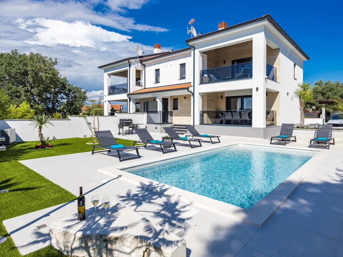 Villa Polaris