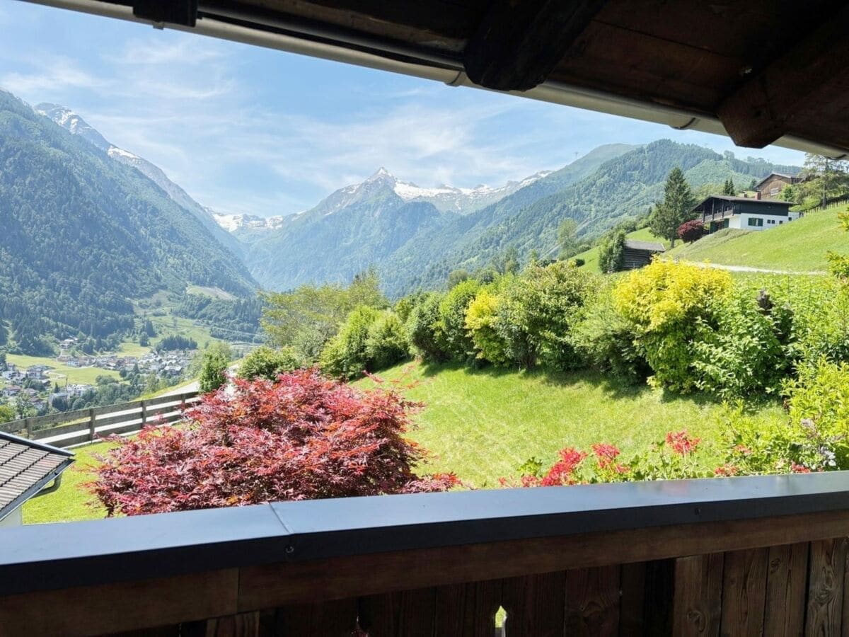 Cottage Sunny Alpine Apartment by the Slopes