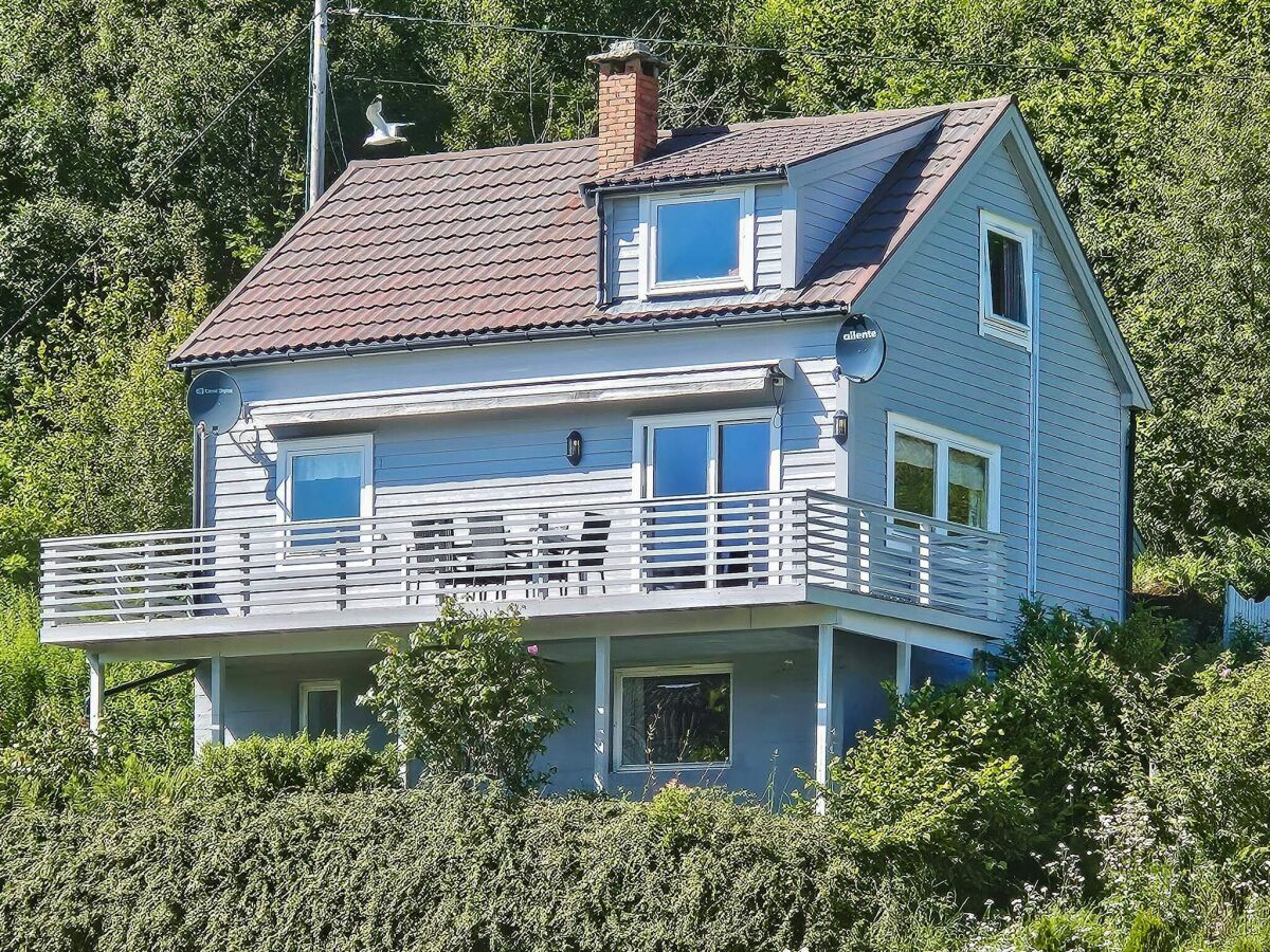 Holiday house 8 person holiday home in Sørbøvåg