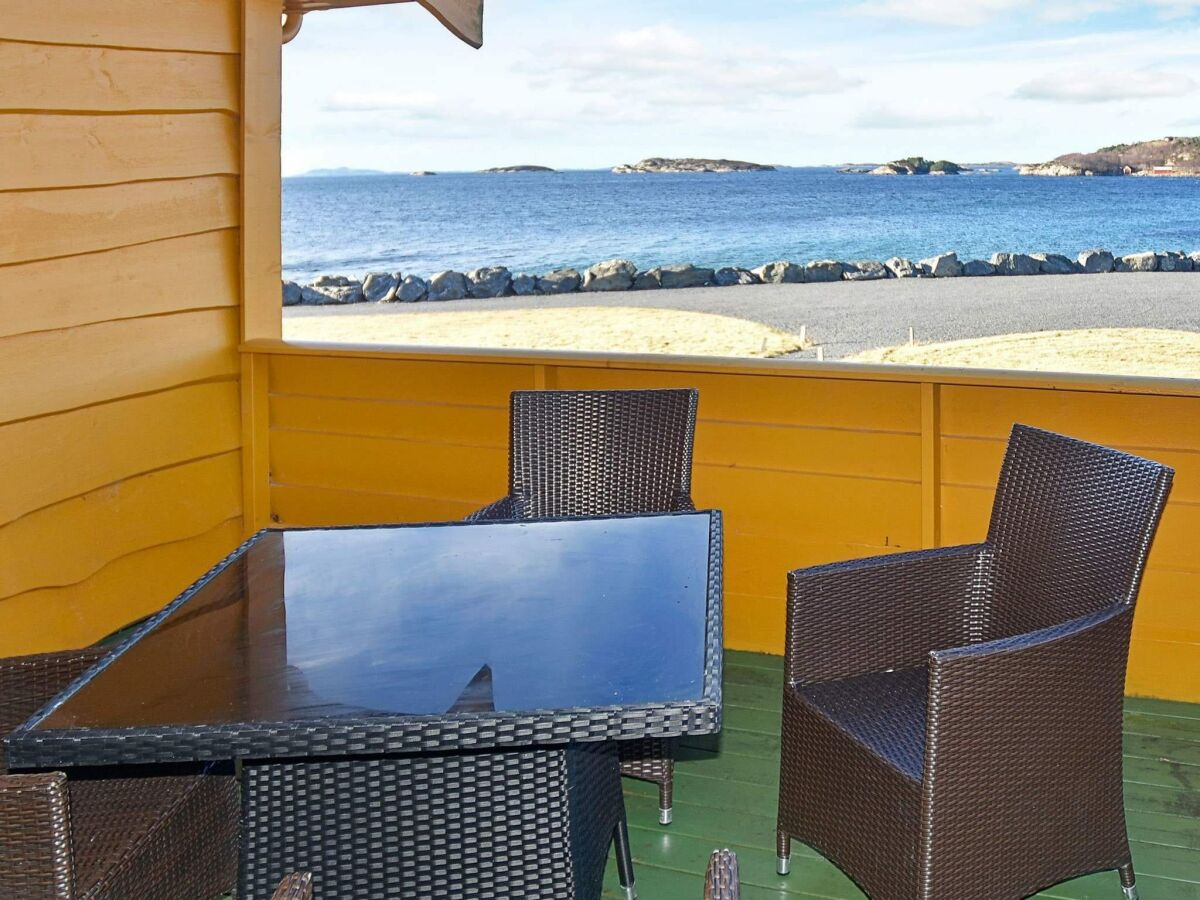 Holiday house 6 person holiday home in Aukra