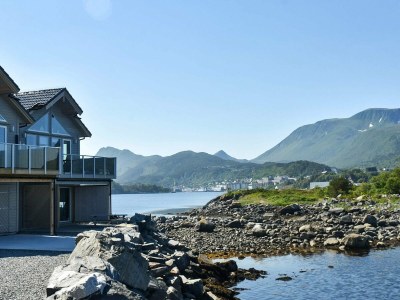 Holiday house 10 person holiday home in Brattvåg - Outdoor photo 7