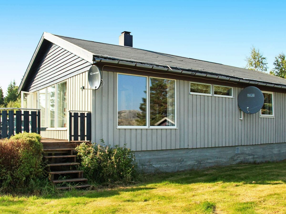 Holiday house 12 Personen Ferienhaus in Kvenvær - Outdoor photo 3