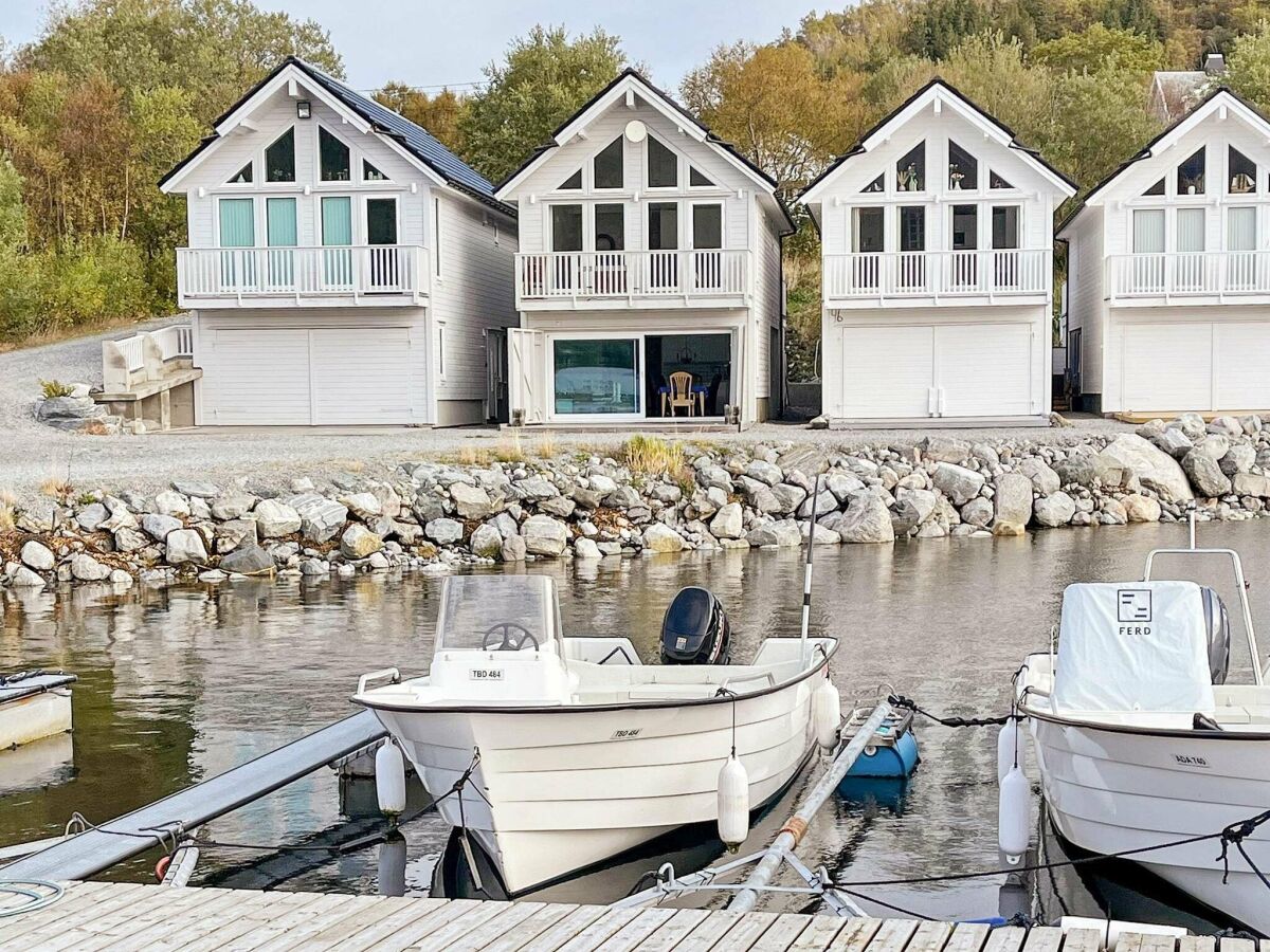 Holiday house 10 Personen Ferienhaus in Brattvåg