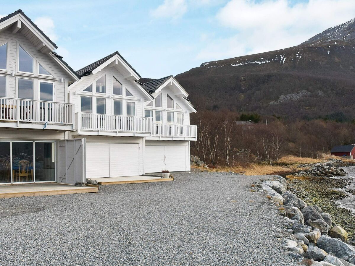 Holiday house 10 Personen Ferienhaus in Brattvåg - Outdoor photo 2