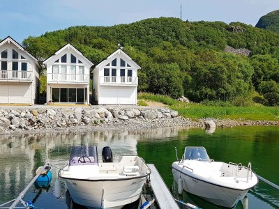Holiday house 10 person holiday home in Brattvåg - Holiday house