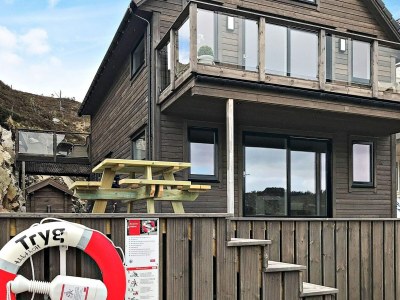 Holiday house 8 person holiday home in Urangsvåg - Outdoor photo 9