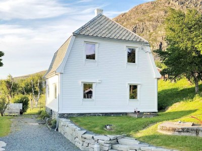 Holiday house 5 person holiday home in Svelgen-By Traum - Outdoor photo 6