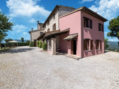 Farmhouse Wohnung in einem Landhaus mit 2 Pools in Acqualagna - Farmhouse
