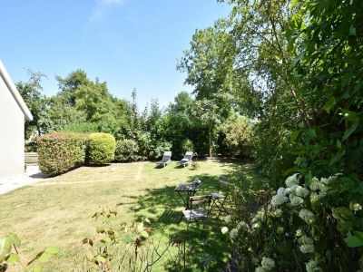Holiday house Cosy holiday home with large garden - Outdoor photo 6
