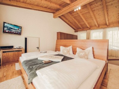 Holiday room Familien-Luxusapartment "Alpenblick" Halbpension - Features photo 53