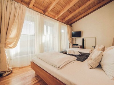 Holiday room Familien-Luxusapartment "Alpenblick" Halbpension - Features photo 54