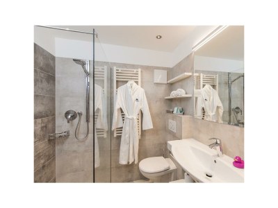 Holiday room DZ zur Alleinbenützung mit Bad, WC in Zell am See - Holiday room