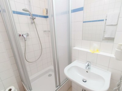 Holiday room Dreibettzimmer, Dusche, WC - Features photo 37