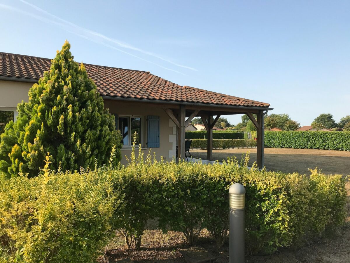 Holiday house Villa in Les Forges mit Pool und Zugang zum Golfplatz - Outdoor photo 3
