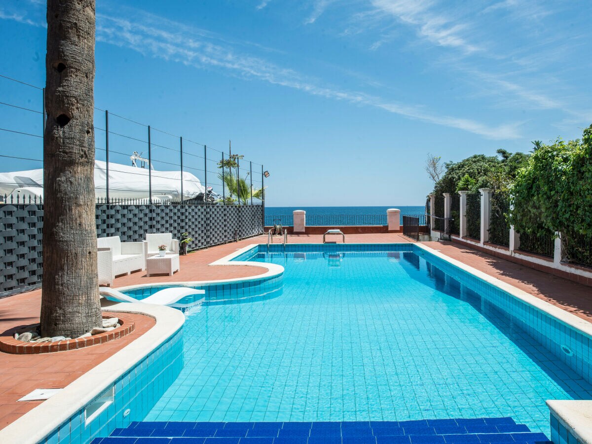 Holiday house Villa Liberty sul mare - Camera Glicine - CAV/CM - Outdoor photo 2