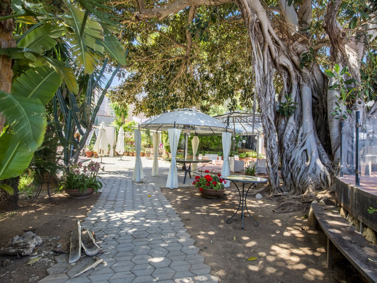 Holiday house Villa Liberty sul mare - Camera Smeraldo - CAV/CM - Outdoor photo 5