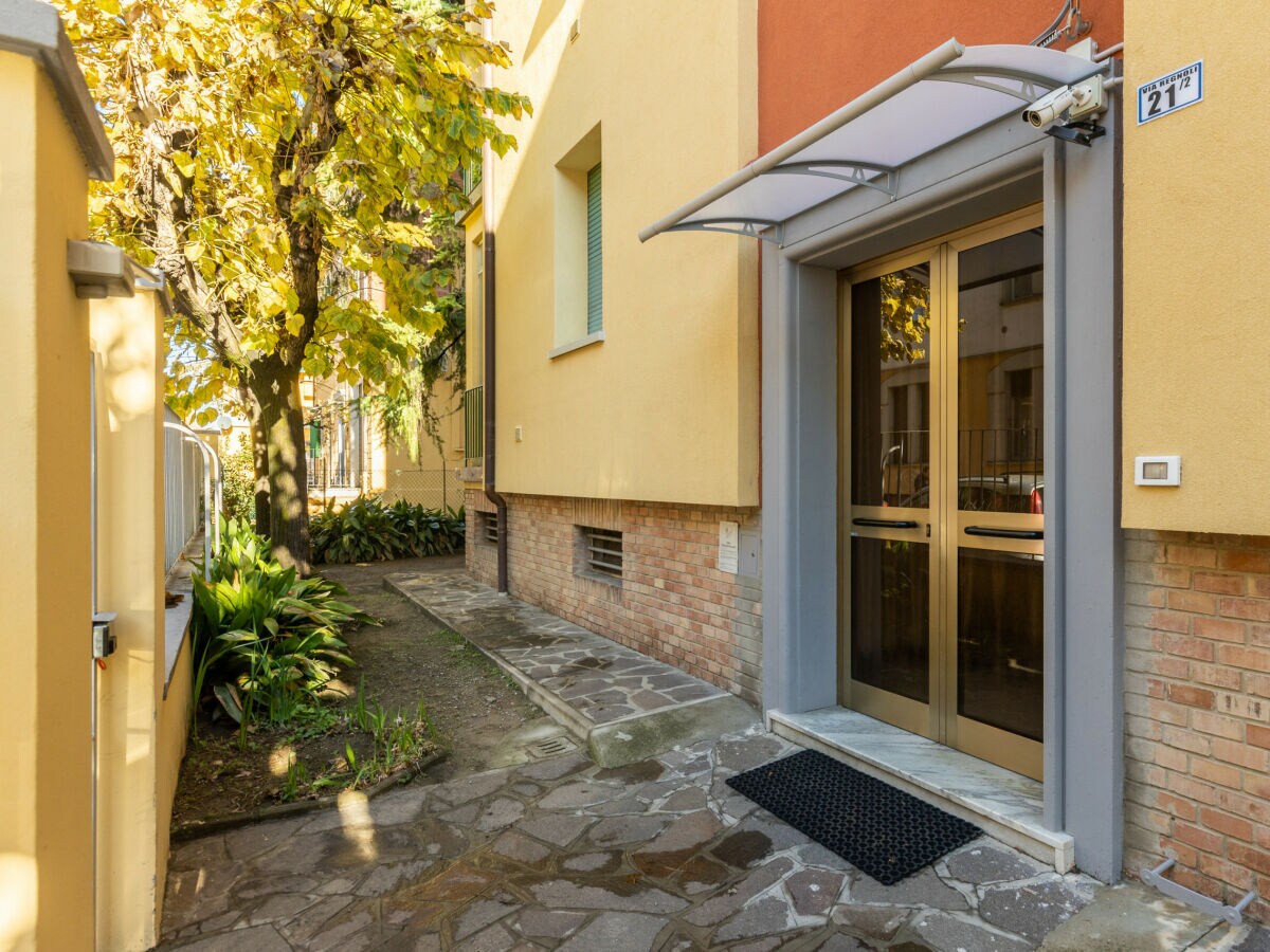 Apartment O. Regnoli 21/12 - Classic style apartment - Outdoor photo 2