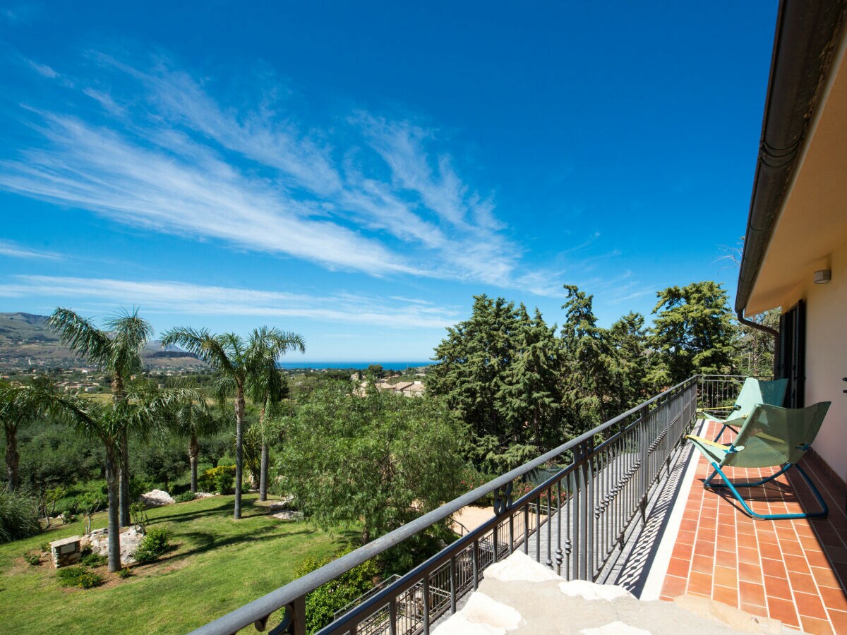 Apartment L'Ulivo Blu - Two-bed with seaview balcony  - Loc