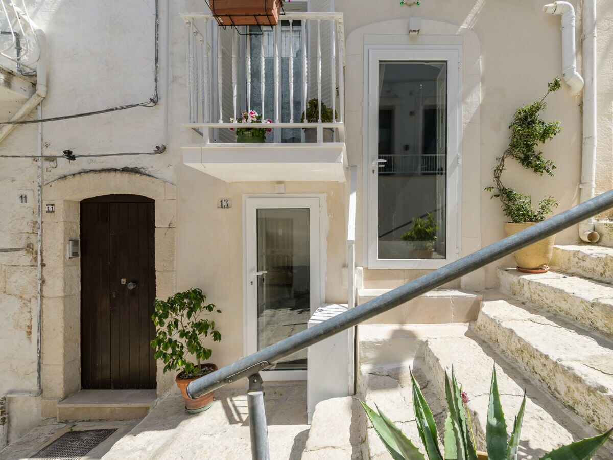 Apartment Stairway with Jacuzzi