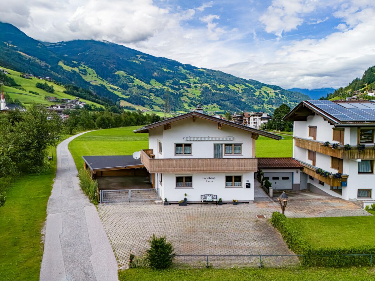 Holiday house Chalet in Zillertal near Ski Slopes