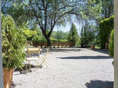 Holiday house Geräumiges Ferienhaus mit privatem Pool und Park - Outdoor photo 8